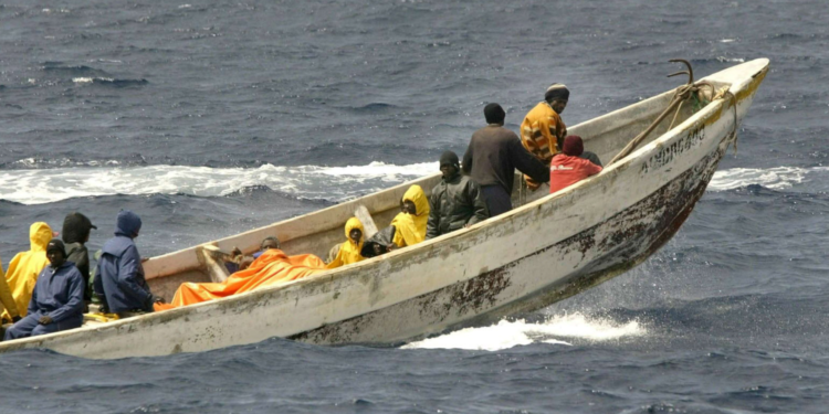 Interception d’une Pirogue de Migrants au Large de Dakhla : 130 Candidats à la Migration Irrégulière Secourus