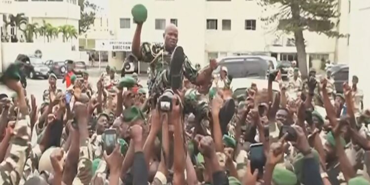 Coup d’État au Gabon : Ali Bongo Ondimba en résidence surveillée