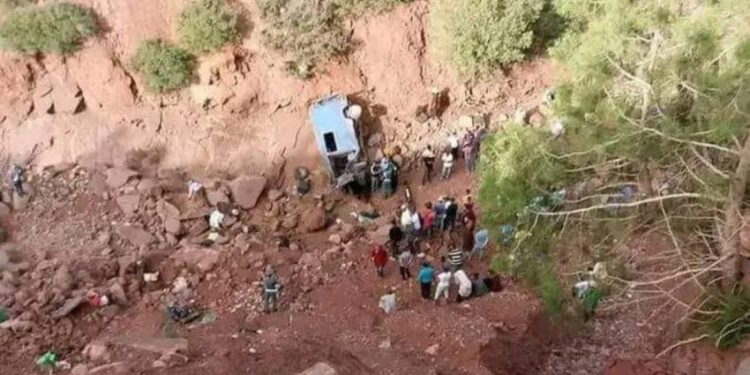 Tragédie près de Demnate : 24 morts dans le renversement d’un véhicule de transport