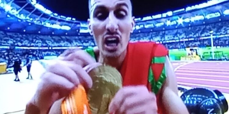 Soufiane El Bekkali : L’invincible champion marocain triomphe à nouveau en 3000 mètres steeple