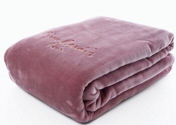 100 000 dirhams cachés dans une couverture : L’incroyable histoire d’un donateur marocain