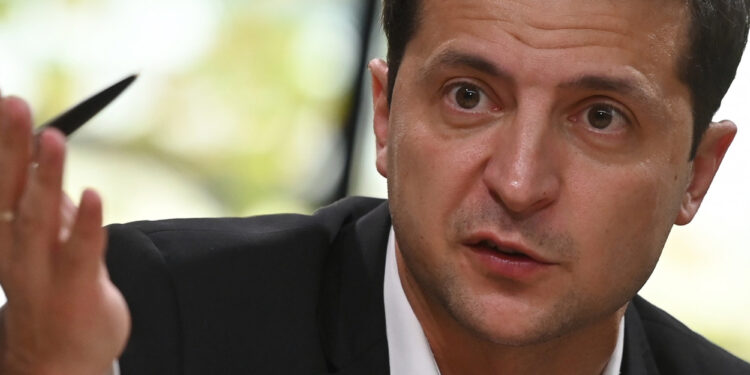 Zelensky compare Poutine à Hitler