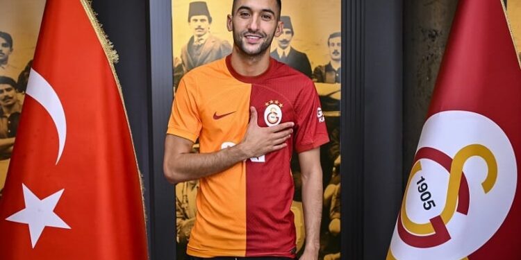 Hakim Ziyech marque son premier but pour Galatasaray avant unesortie prématurée