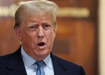 États-Unis: un juge menace d’emprisonner Donald Trump lors de son procès