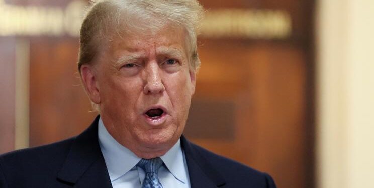 États-Unis: un juge menace d’emprisonner Donald Trump lors de son procès