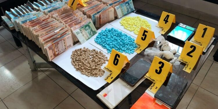 Arrestation d’un trafic de drogues sous couvert de commerce de chaussures