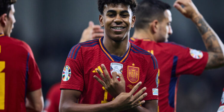 Le prodige Marocain Lamine Yamal brille en équipe d’Espagne, la Roja