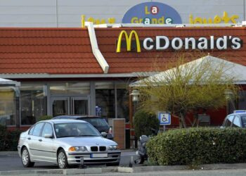 Fusillade au Kalachnikov sur un parking de McDonald’s fait deux morts