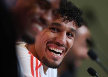 Bayern Munich célèbre le 26e anniversaire de Noussair Mazraoui