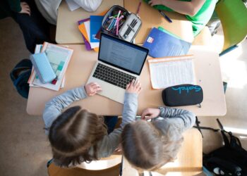 Boostez vos Résultats Scolaires avec ces Outils d’Apprentissage IA – Transformez votre Éducation dès Aujourd’hui!