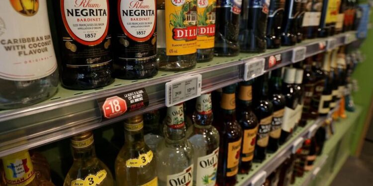La surtaxe de l’alcool déclenche un débat au parlement
