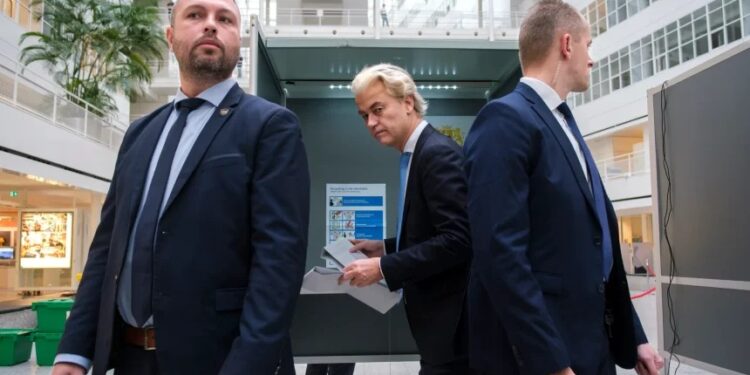 Geert Wilders en tête des élections Néerlandaises : Un tournant anti-immigration?