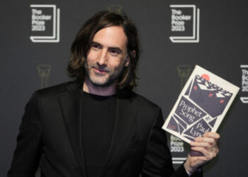 Paul Lynch s’empare du prestigieux prix Booker avec son roman captivant « Prophet Song »