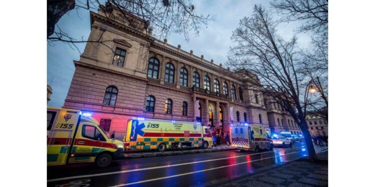 Fusillade à Prague : 14 Morts dans la Plus Grande Attaque Tchèque depuis 1993