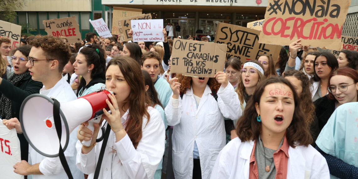 Colère et contestation des étudiants en médecine marocains face à la réforme