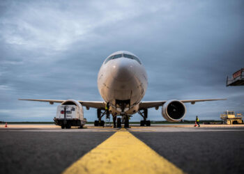 Voici pouquoi un avion avec 300 passagers cloué au sol depuis 24 heures en France