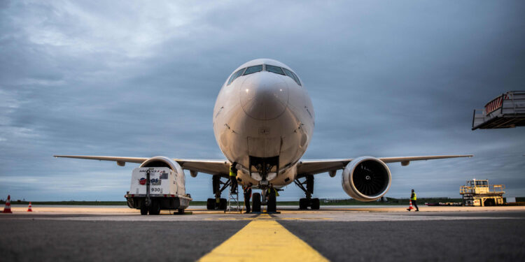 Voici pouquoi un avion avec 300 passagers cloué au sol depuis 24 heures en France