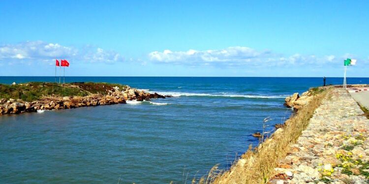 Les garde côtes Algériens arrêtent trois jeunes Marocains à bord d’un Jet-Ski