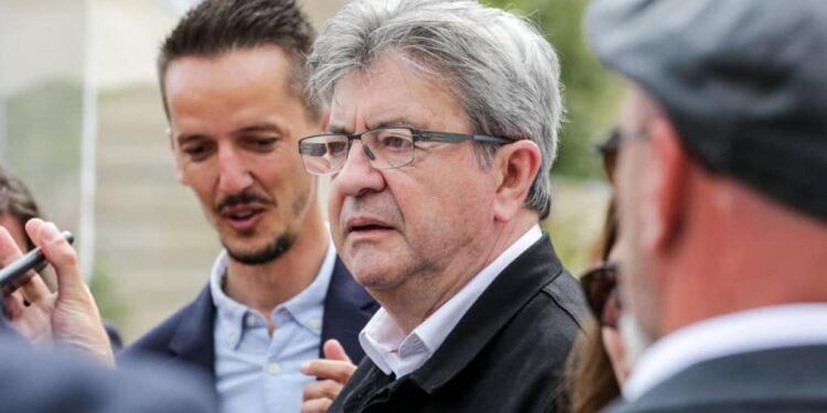 Mélenchon: Les bombardements israéliens à Gaza présentent «tous les indices d’une volonté génocidaire»