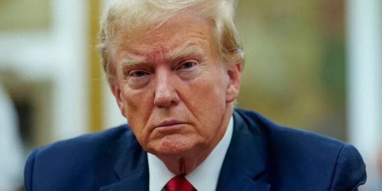 Deux États, Maine et Colorado, retirent Trump des bulletins: Un récédent constitutionnel?