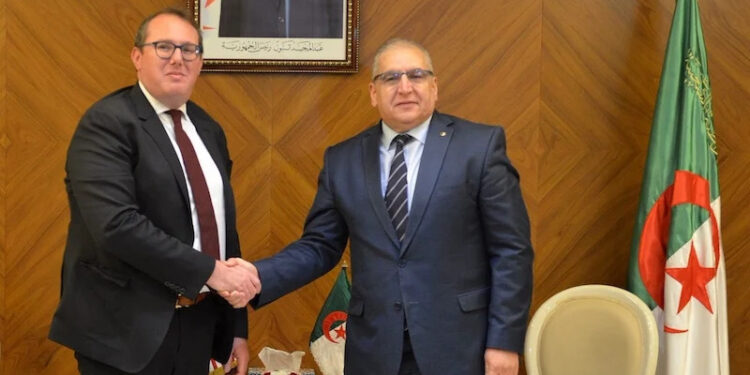 Joshua Harris en mission diplomatique en Algérie pour une solution au conflit du Sahara