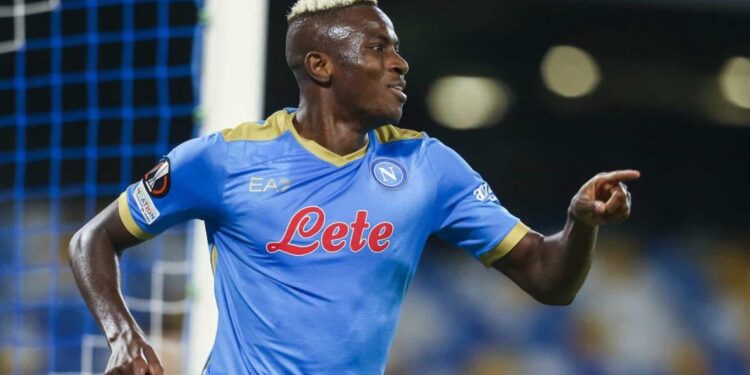 Osimhen se moque un supporter de Hakimi