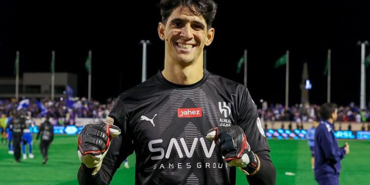 Yassine Bounou concède son premier but après 8 matchs mais mène Al Hilal à la victoire contre Al-Tai