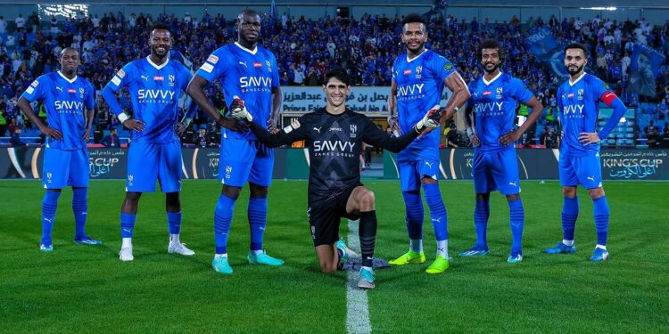 Yassine Bounou préfère Al-Hilal à la cérémonie de la CAF et mène son équipe à la victoire en quart de finale