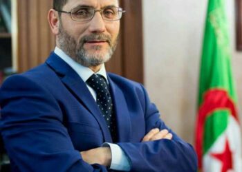 Le pouvoir Algérien en jeu : L’Interdiction de Makri révèle des manœuvres politiques en Algérie