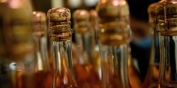 Tragédie en Algérie : 10 morts après la consommation d’alcool frelaté