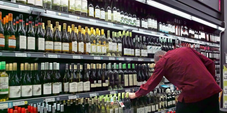 Projet de Loi de Finances 2024 : Baisse surprenante des taxes sur l’alcool