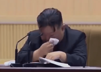Dans une scène rare… Quand le nord Coréen Kim Jong-Un verse des larmes.