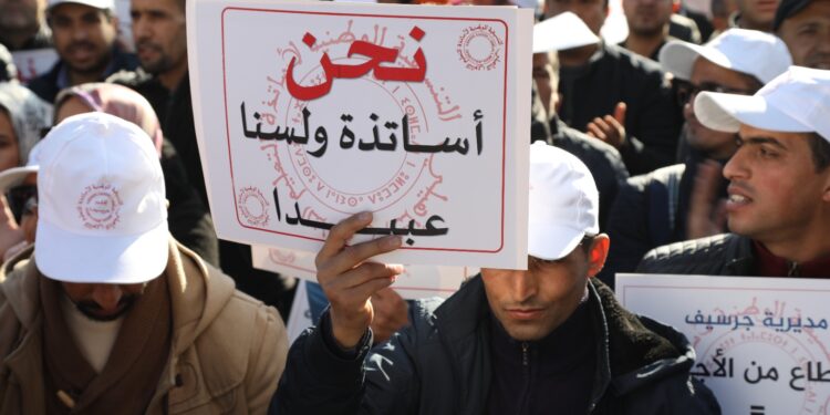 Confrontation entre le ministère de l’éducation nationale et les enseignants en grève : sanctions et impasse persistante