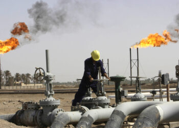 Baisse continue des prix du pétrole sur fond de pressions économiques et de reprise Libyenne