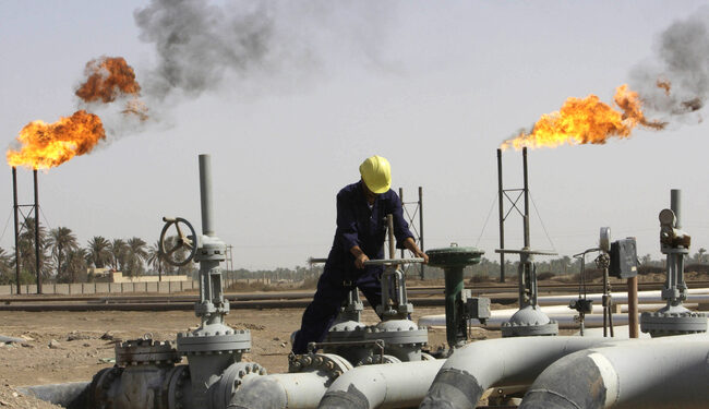 Baisse continue des prix du pétrole sur fond de pressions économiques et de reprise Libyenne