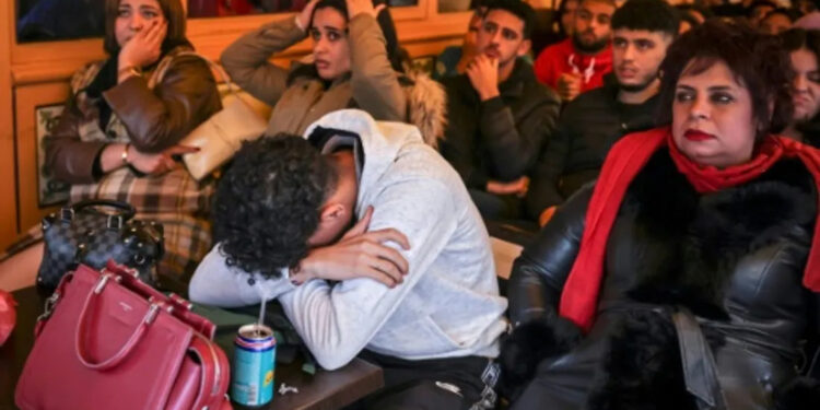 Déception profonde : Les supporters marocains expriment leur frustration après la défaite