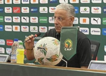 La CAF Sanctionne Adel Amrouche, l’Entraîneur Algérien, pour ses Déclarations sur le Maroc
