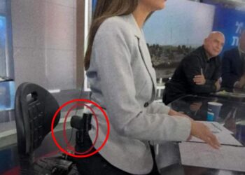 Une présentatrice israélienne affiche son arme à l’antenne