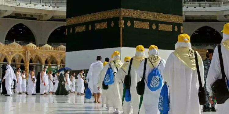 Pèlerinage plus coûteux pour les Marocains : Impact des nouveaux tarifs du Hajj