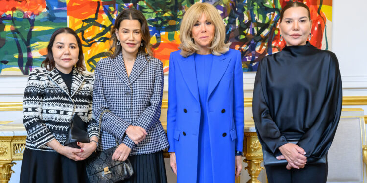 Les princesses Lalla Meryem, Lalla Asmae et Lalla Hasnaa reçues à l’Elysée