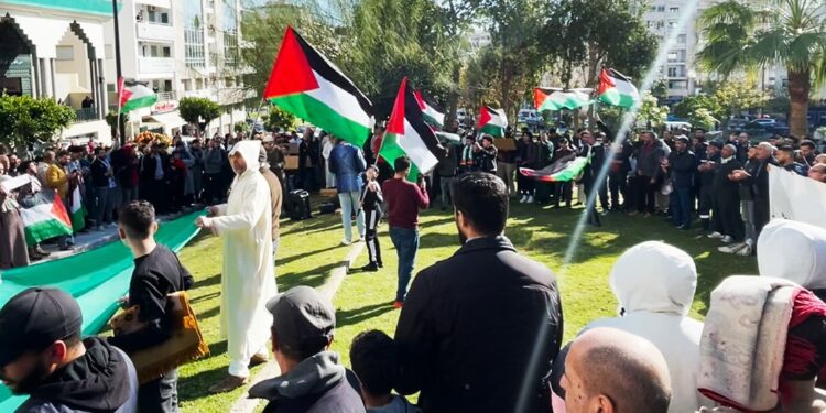 Solidarité avec la Palestine : Les Marocains descendent dans la rue malgré la pluie