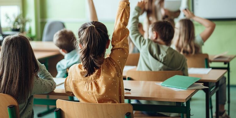 Encore, un directeur d’école pédophile arrêté pour harcèlement sexuel sur plusieurs de ses éléves