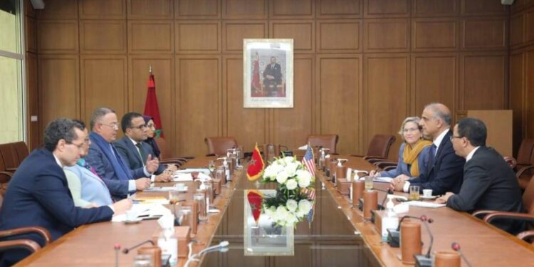 Fouzi Lekjaa discute du Mondial 2030 avec l’Ambassadeur des États-Unis : Une collaboration prometteuse