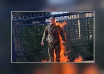 Vidéo : Un soldat américain s’immole devant l’ambassade d’Israël à Washington en signe de protestation contre le génocide