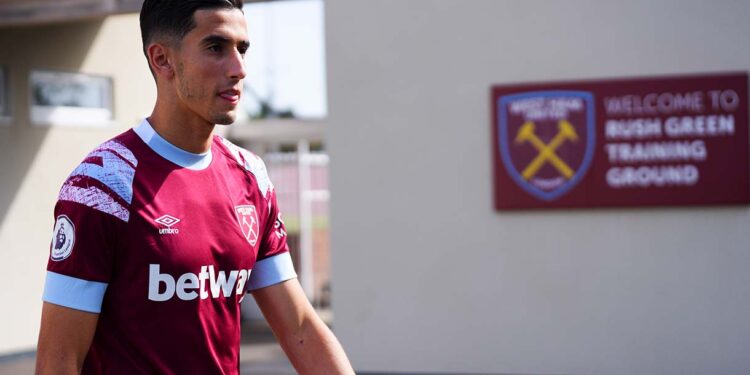 Rumeurs de départ pour Nayef Aguerd : West Ham ouvre la porte aux offres