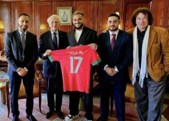 Boufal offre un cadeau spécial au Palais Royal de Rabat