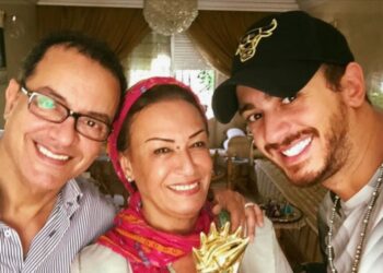 Saad Lamjarred dédie son prix à son père et rend hommage à sa mère