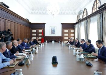 Retour à la table des négociations : le dialogue entre gouvernement et syndicats s’intensifie