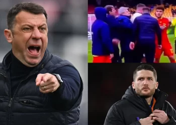 Scène Choc : Roberto D’Aversa s’en prend physiquement à Thomas Henry après le match