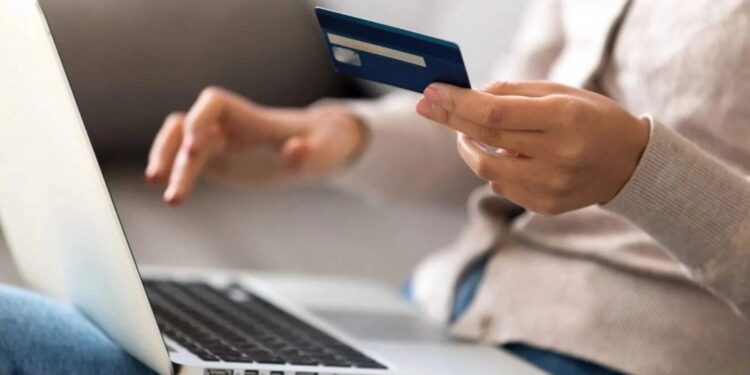 Fin des frais de services électroniques : Une victoire pour les consommateurs Marocains